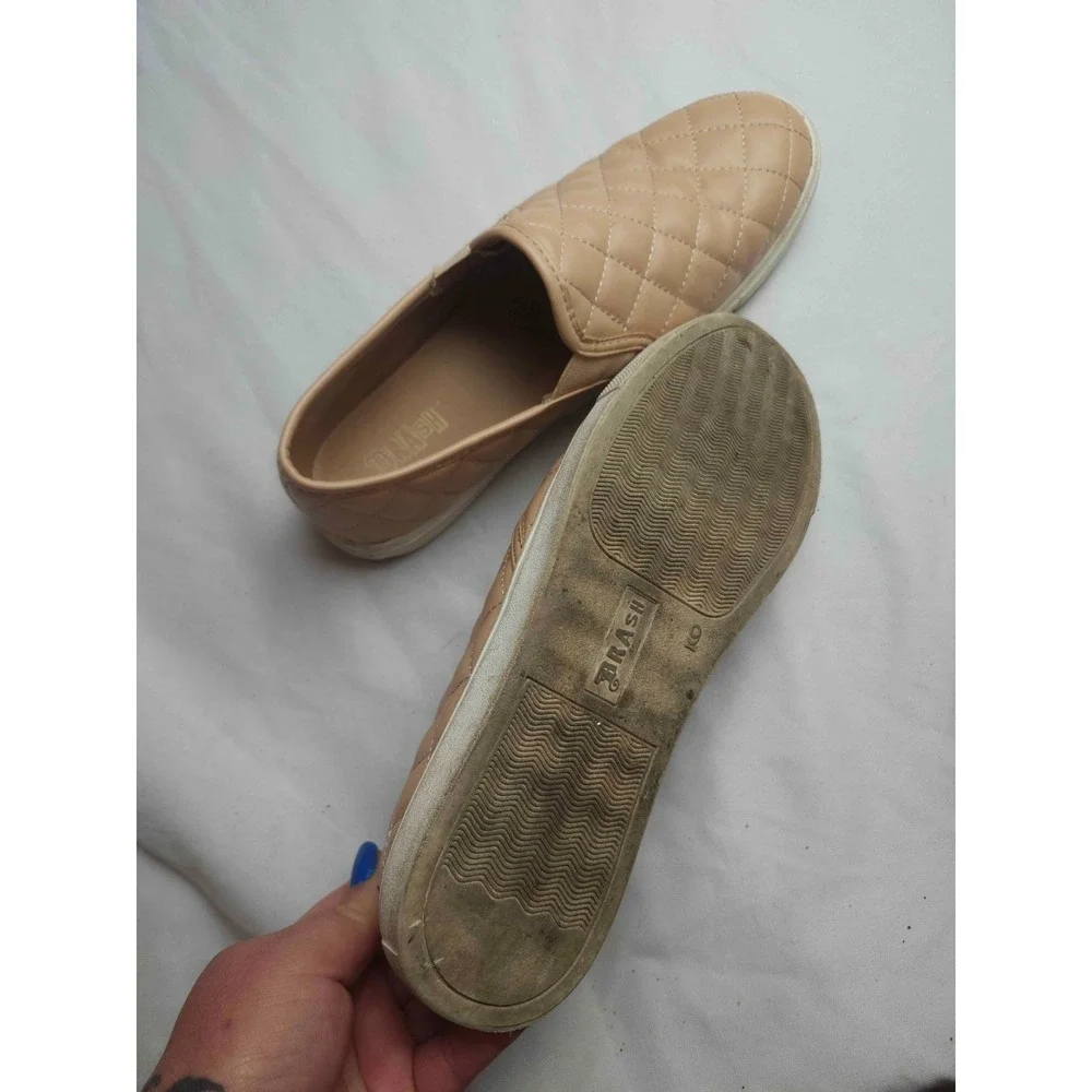 Brash‎ Quilted Flats Womens 9 Beige Faux Leather Slip On Ballet Comfort Sneakers
